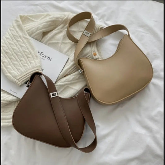 Chic large capacity tote bag for girls